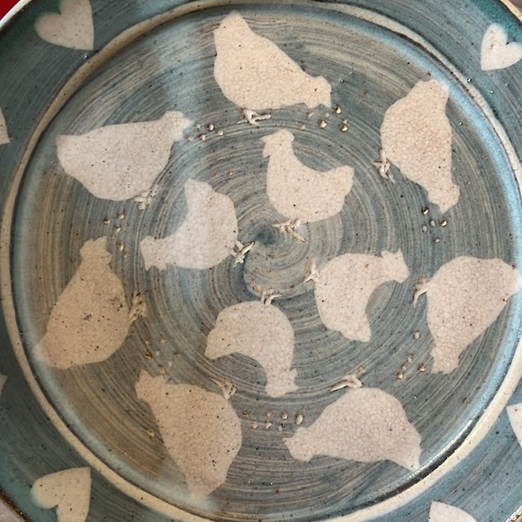 Beautiful hand crafted salad stone plate with lovely chicken detail - Picture 5 of 6